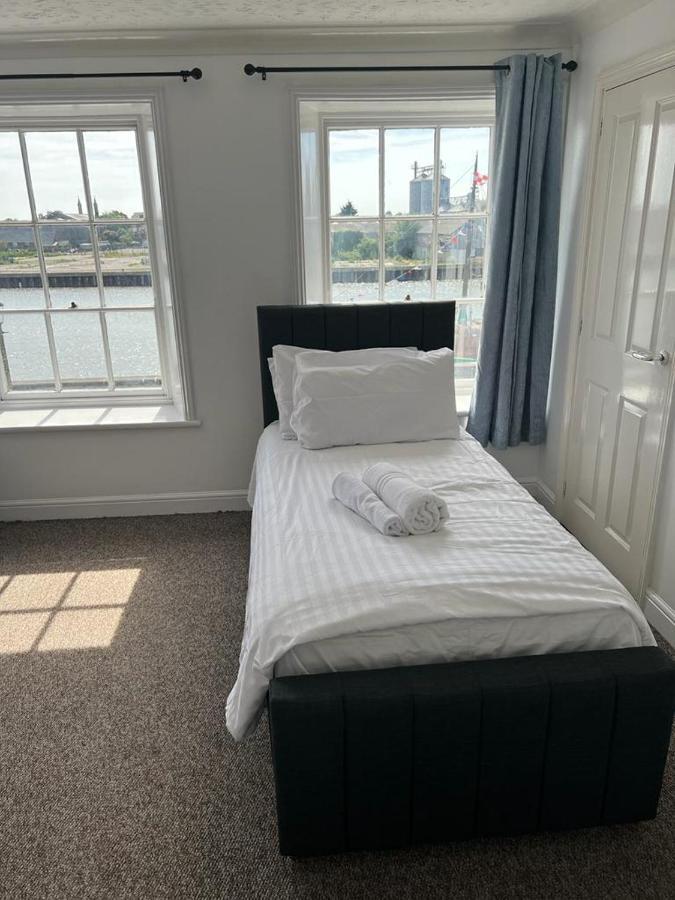 Spacious One Bedroom Flat With River View, 1E Great Yarmouth Buitenkant foto