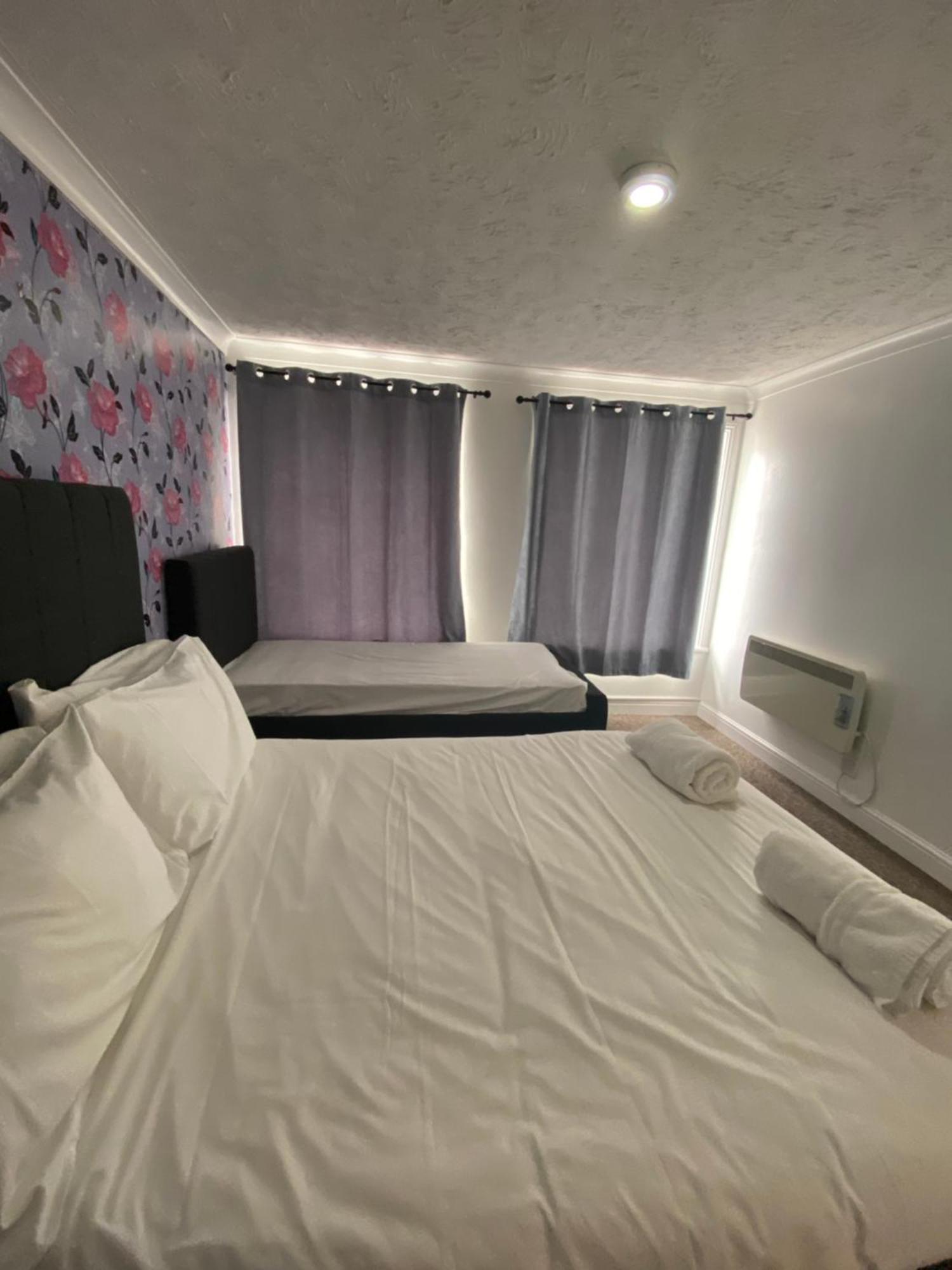 Spacious One Bedroom Flat With River View, 1E Great Yarmouth Buitenkant foto